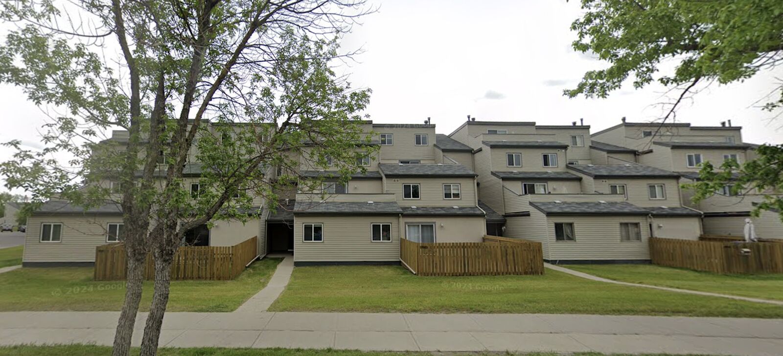 Calgary  bedrooms Parking Spot for rent. Property photo: 647773-1