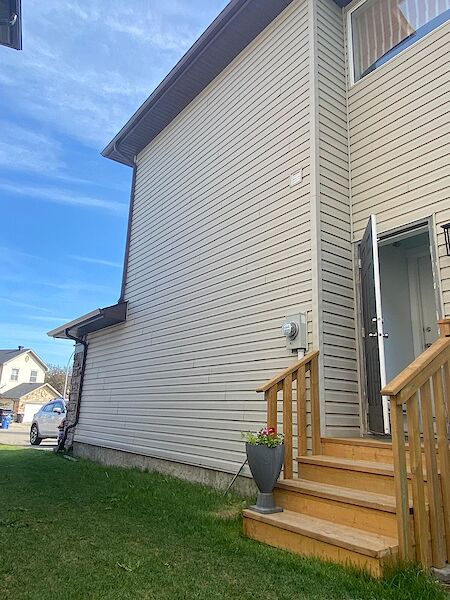 Calgary 2 bedrooms Basement for rent. Property photo: 647789-2