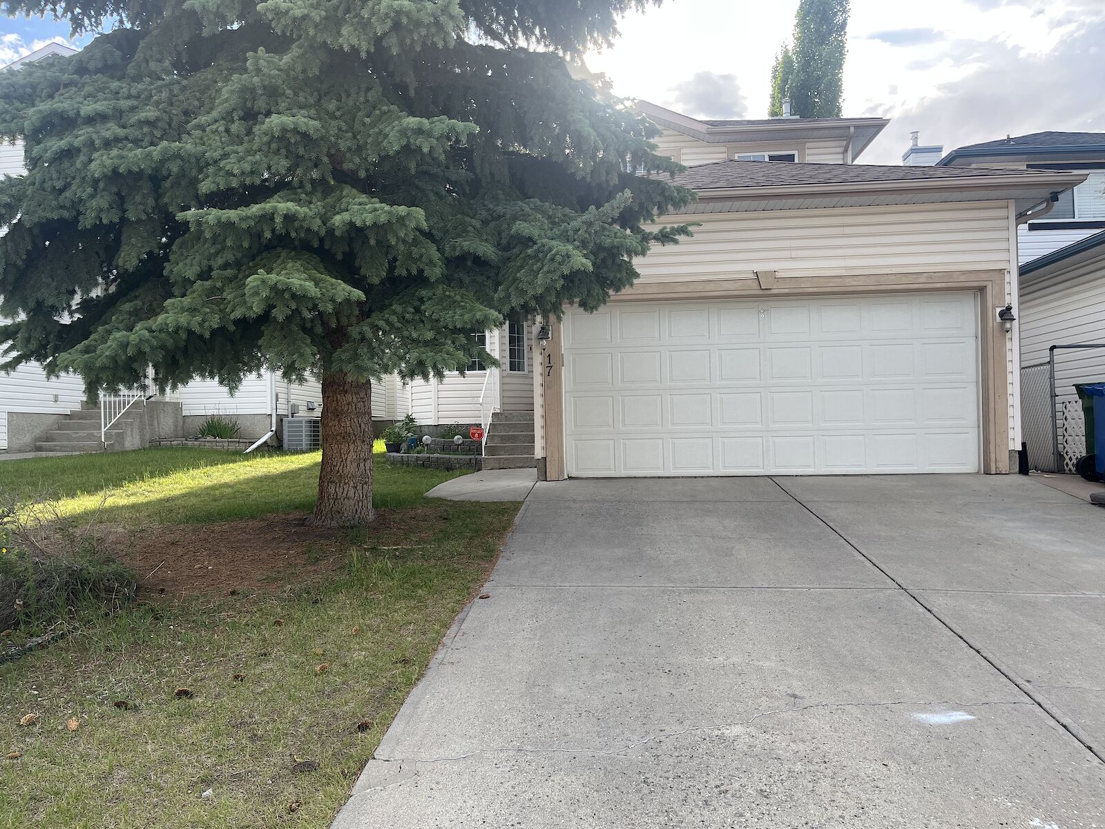 Calgary 3 bedrooms House for rent. Property photo: 647862-1