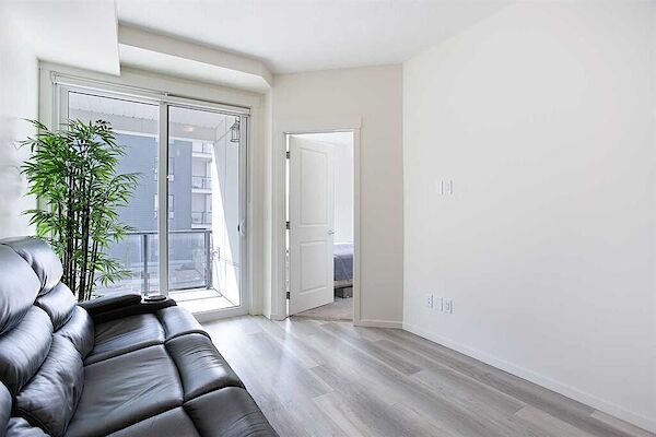 Calgary 1 bedroom Condo Unit for rent. Property photo: 647870-2