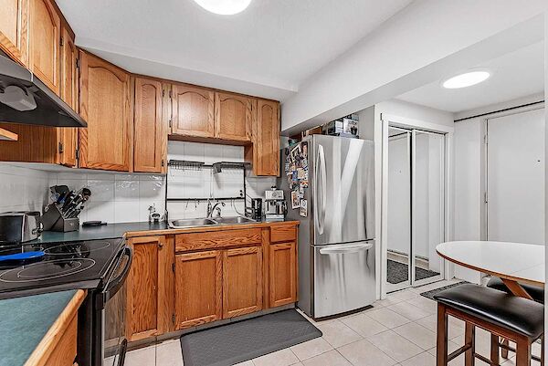 Calgary 2 bedrooms Basement for rent. Property photo: 647875-3