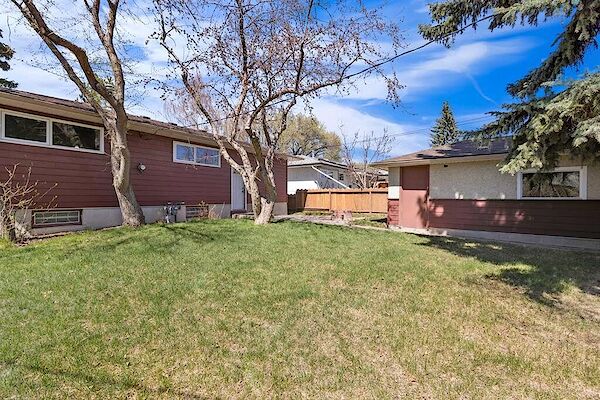 Calgary 3 bedrooms House for rent. Property photo: 647880-2