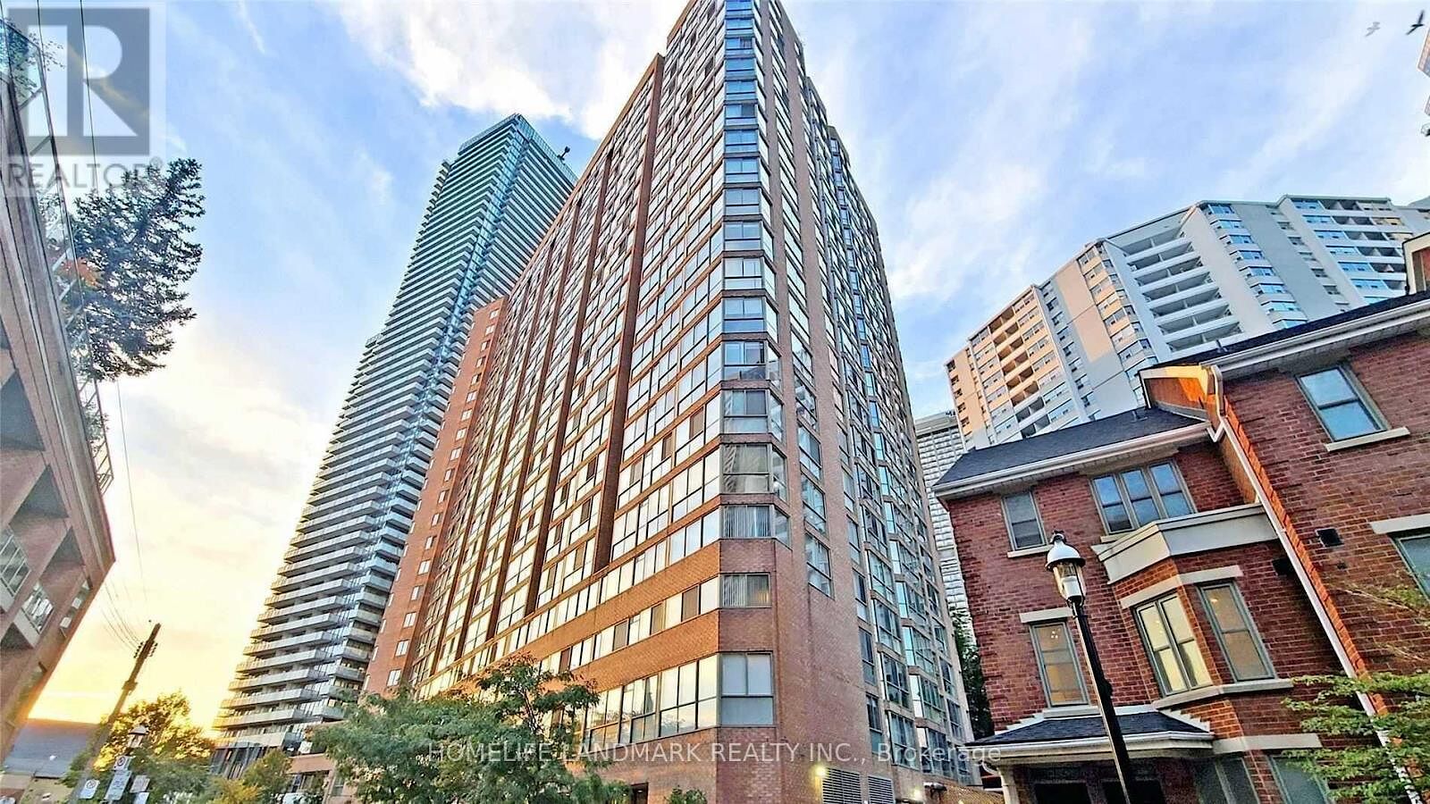 Toronto 2 bedrooms Apartment for rent. Property photo: 647891-1