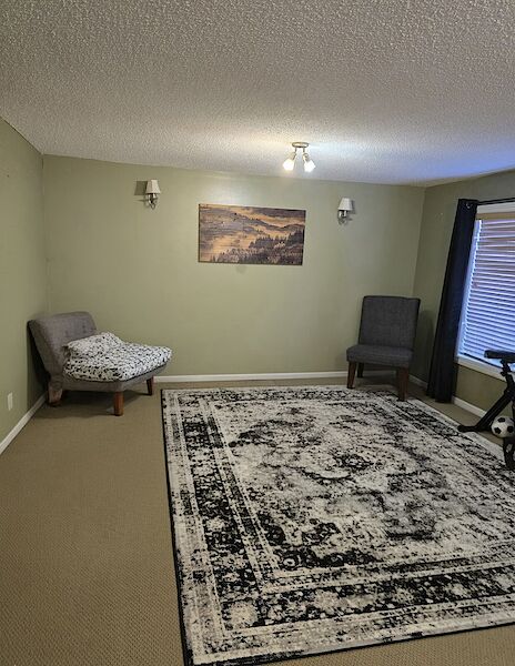 Chestermere 4 bedrooms Condo Unit for rent. Property photo: 647941-3