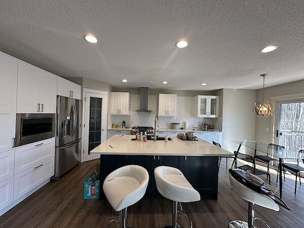Calgary 4 bedrooms House for rent. Property photo: 647965-3