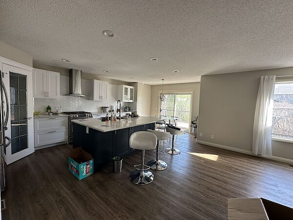 Calgary 4 bedrooms House for rent. Property photo: 647965-2