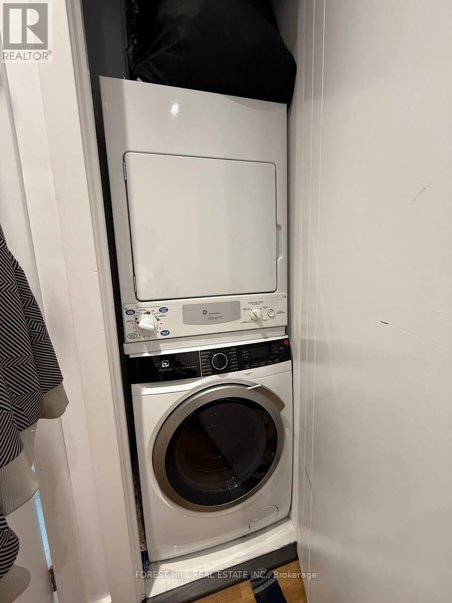 Toronto 2 bedrooms Apartment for rent. Property photo: 647981-1