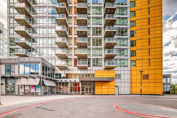 Calgary 2 bedrooms Condo Unit for rent. Property photo: 647999-2