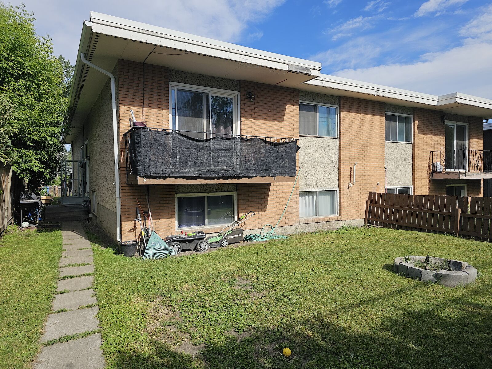 Calgary 3 bedrooms Duplex for rent. Property photo: 648035-1