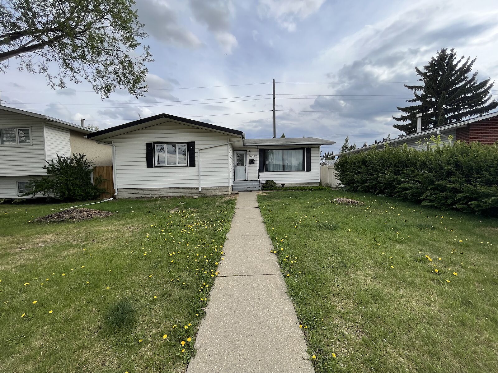 Edmonton 3 bedrooms Main Floor for rent. Property photo: 648077-1