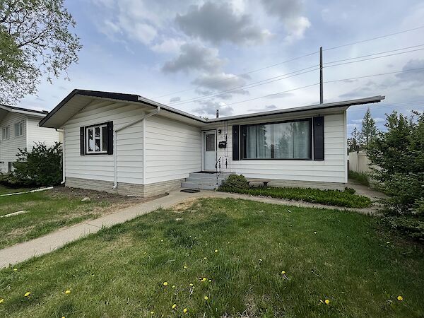 Edmonton 3 bedrooms Main Floor for rent. Property photo: 648077-2