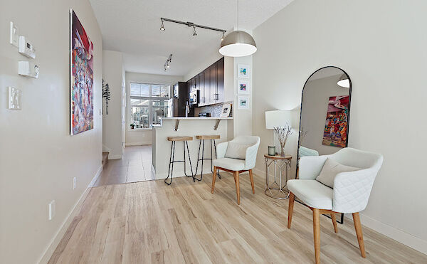 Calgary 2 + Den bedrooms Townhouse for rent. Property photo: 648084-2