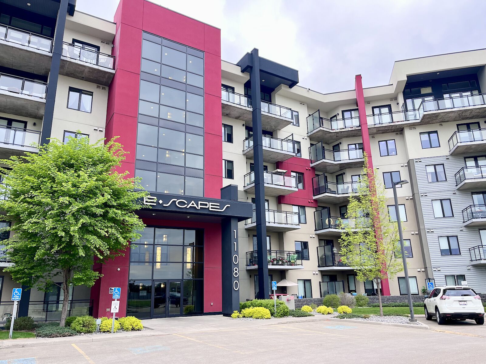 Edmonton 1 bedroom Room For Rent for rent. Property photo: 648135-1