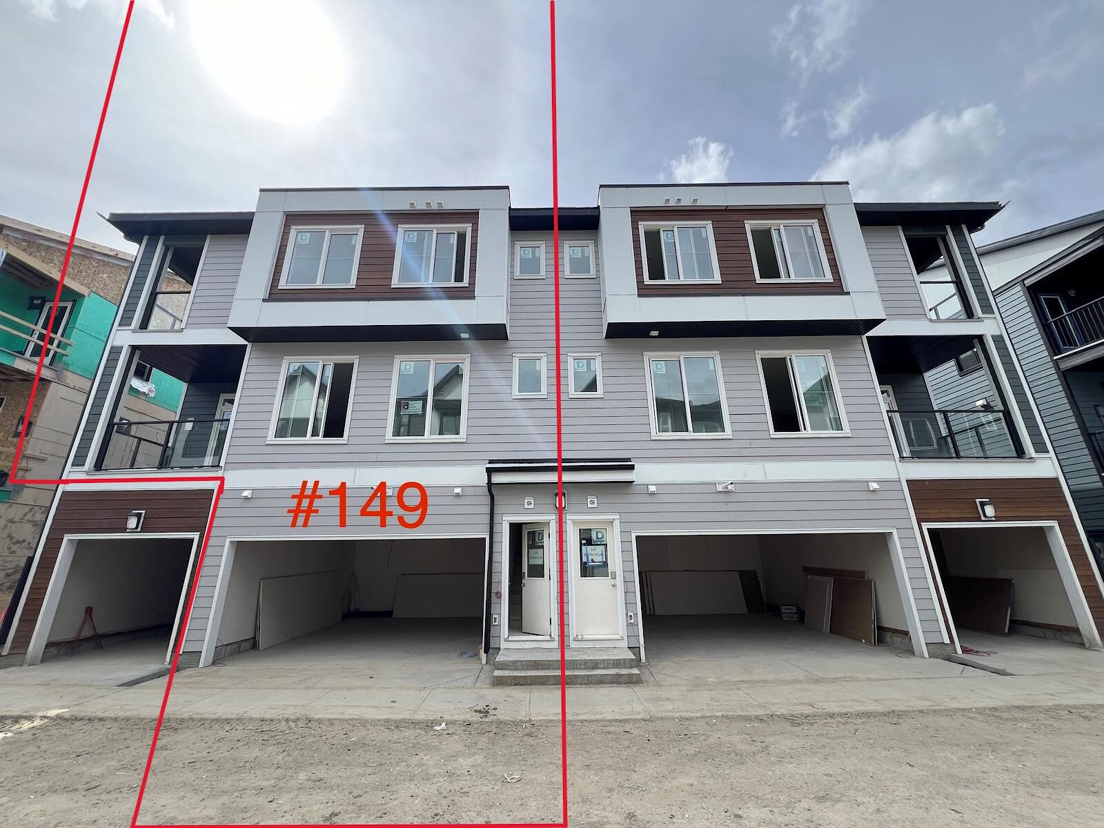 Exterior+Front Calgary 3 bedrooms Townhouse for rent. Property photo: 648139-1