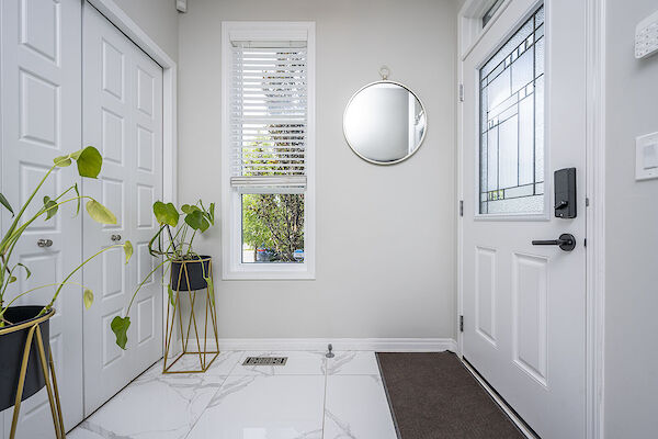 Calgary 4 bedrooms House for rent. Property photo: 648177-3