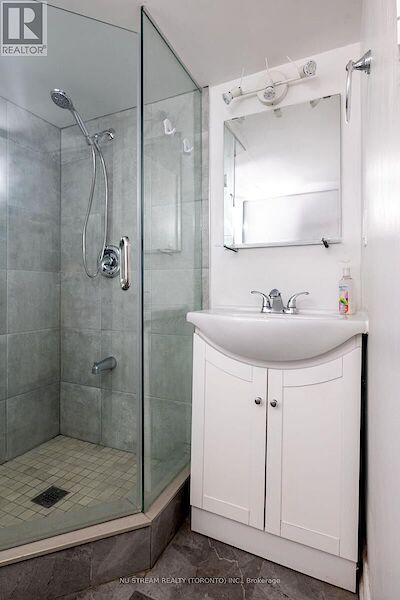 Toronto 2 bedrooms House for rent. Property photo: 648267-3