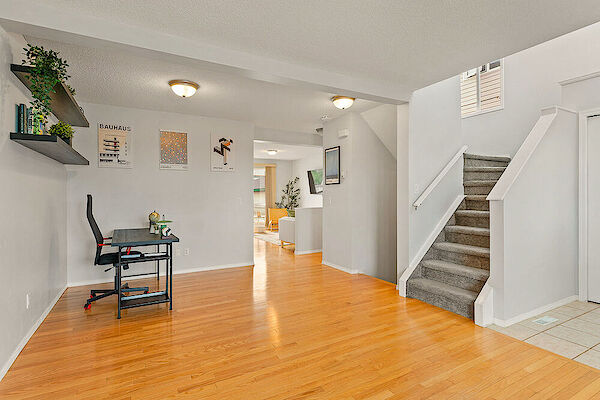 Calgary 3 bedrooms House for rent. Property photo: 648276-3