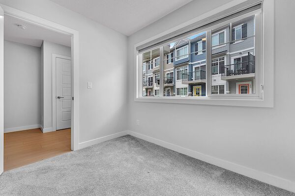 Edmonton 3 + Den bedrooms Townhouse for rent. Property photo: 648308-2