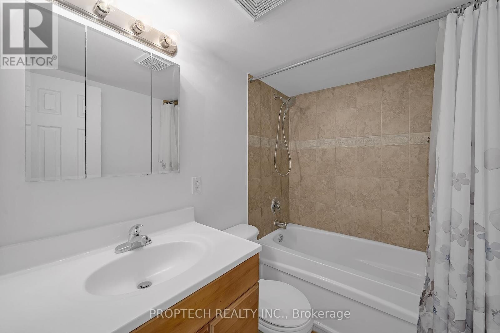 Toronto 2 bedrooms Apartment for rent. Property photo: 648328-1