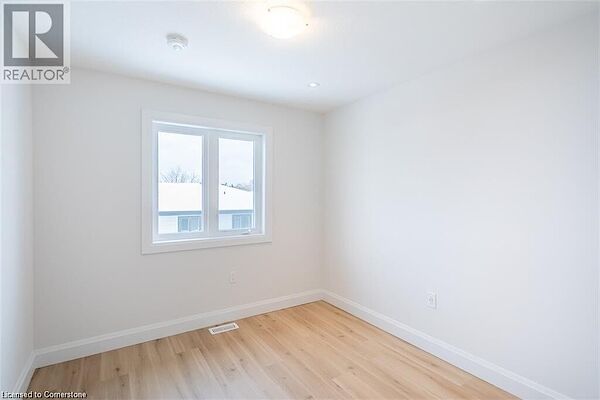 Hamilton 3 bedrooms Townhouse for rent. Property photo: 648330-2