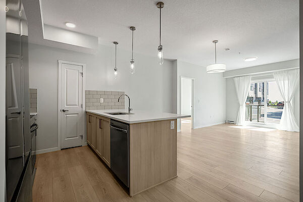 Calgary 2 bedrooms Condo Unit for rent. Property photo: 648331-2