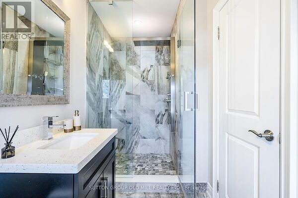 Toronto 5 bedrooms House for rent. Property photo: 648343-2