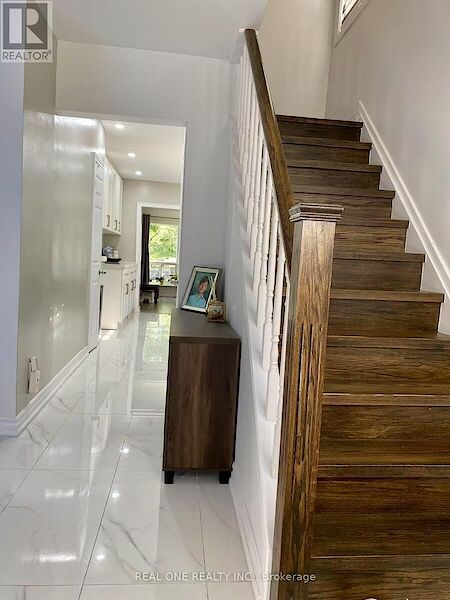 Mississauga 4 bedrooms House for rent. Property photo: 648362-3