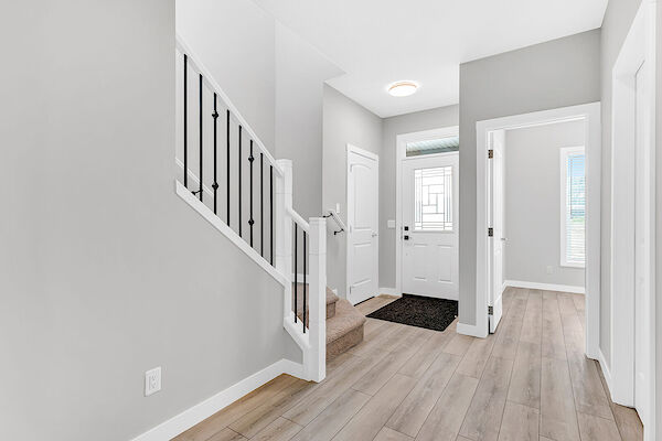 Calgary 4 bedrooms Main Floor for rent. Property photo: 648402-3