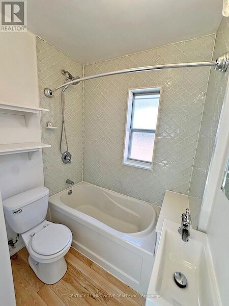 Toronto 3 bedrooms House for rent. Property photo: 648485-3