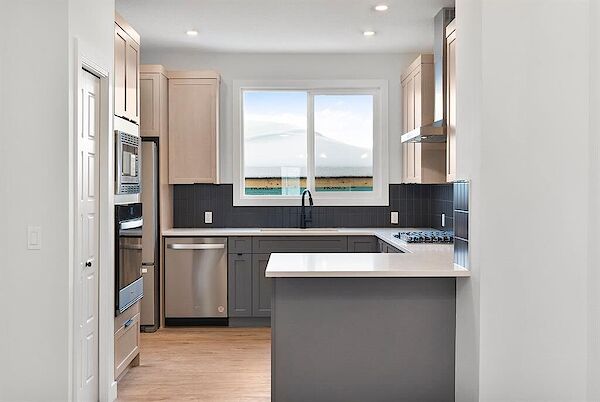 Calgary 3 bedrooms House for rent. Property photo: 648523-3