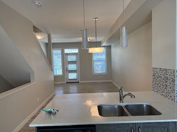 Calgary 2 bedrooms Townhouse for rent. Property photo: 648572-3