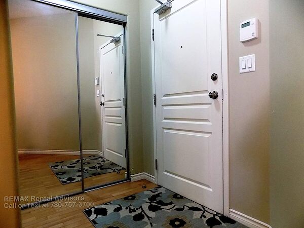 Edmonton 2 bedrooms Condo Unit for rent. Property photo: 648600-3