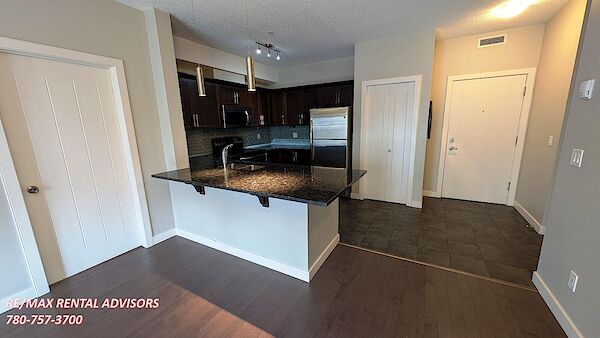 Calgary 2 bedrooms Condo Unit for rent. Property photo: 648601-3