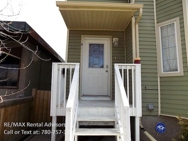 Edmonton 5 bedrooms Duplex for rent. Property photo: 648606-2