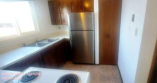 Edmonton 3 bedrooms Duplex for rent. Property photo: 648611-3