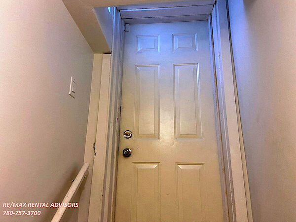 Edmonton 3 bedrooms Basement for rent. Property photo: 648621-2