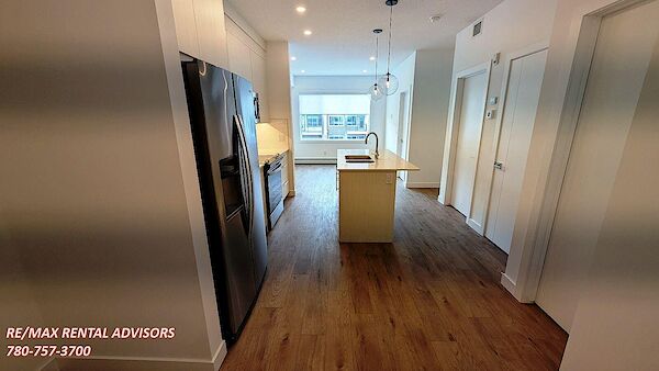 Chestermere 2 bedrooms Condo Unit for rent. Property photo: 648642-3