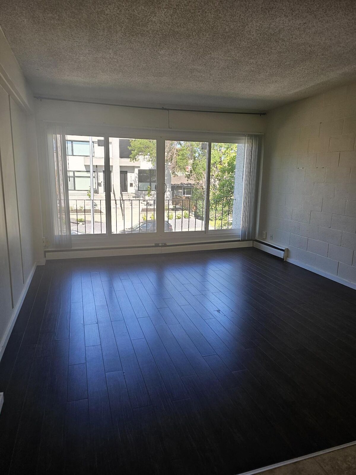 Calgary 1 bedroom Condo Unit for rent. Property photo: 648677-1