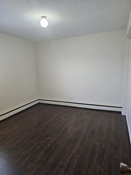Calgary 1 bedroom Condo Unit for rent. Property photo: 648677-2