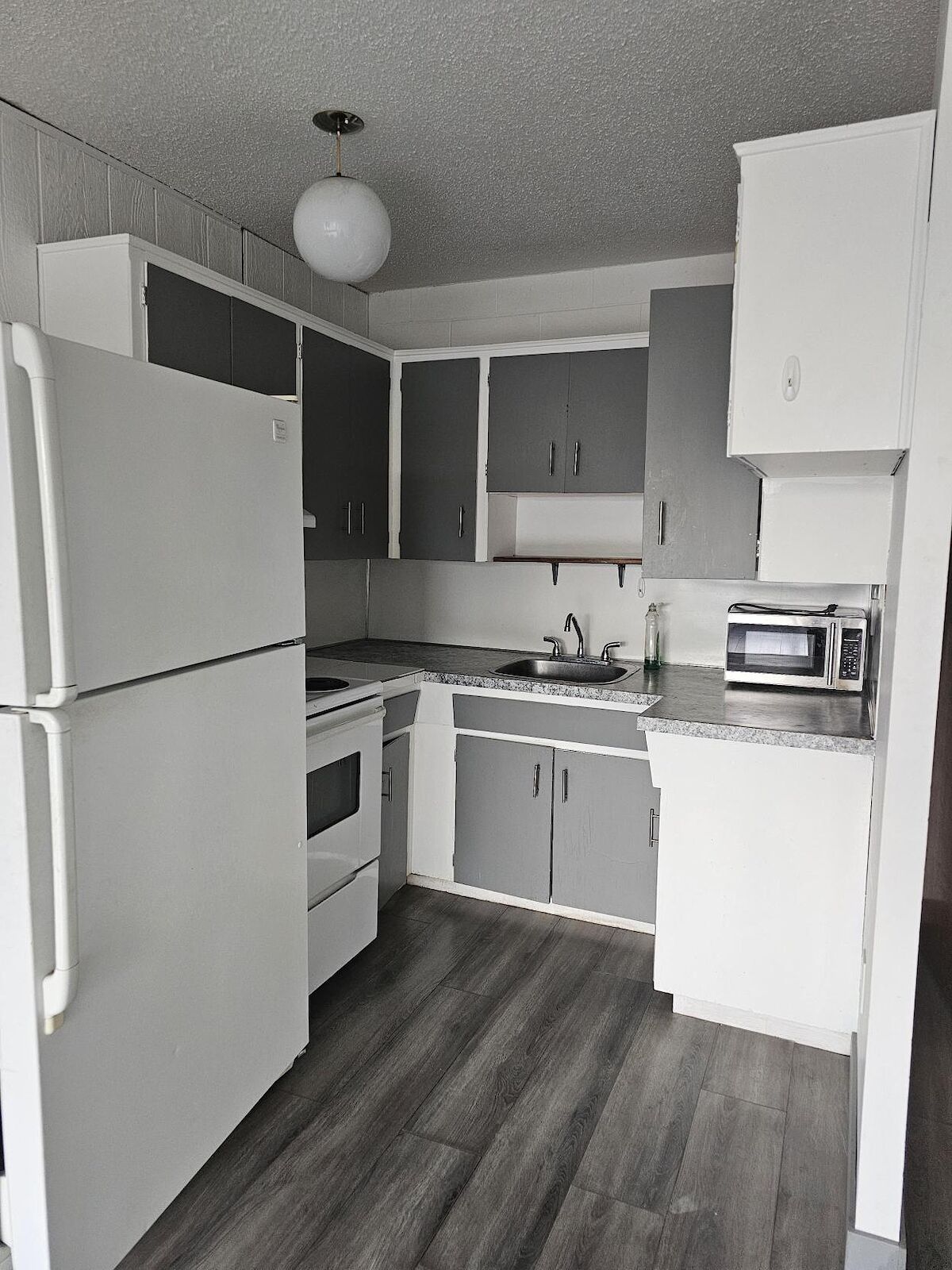 Calgary 2 bedrooms Condo Unit for rent. Property photo: 648680-1