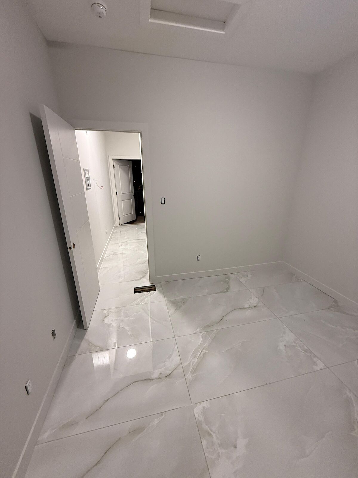 Edmonton 1 bedroom Apartment for rent. Property photo: 648684-1