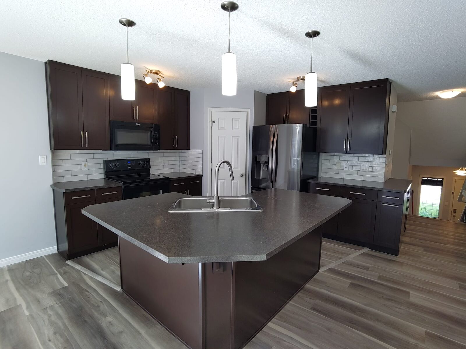 Edmonton 4 bedrooms Duplex for rent. Property photo: 648787-1