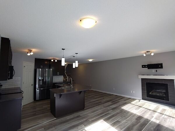 Edmonton 4 bedrooms Duplex for rent. Property photo: 648787-3