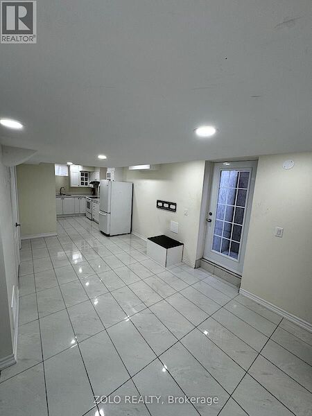 Living+Area Brampton 2 bedrooms Townhouse for rent. Property photo: 648822-3