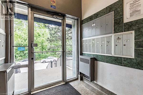 Hamilton 1 bedroom Apartment for rent. Property photo: 648838-2