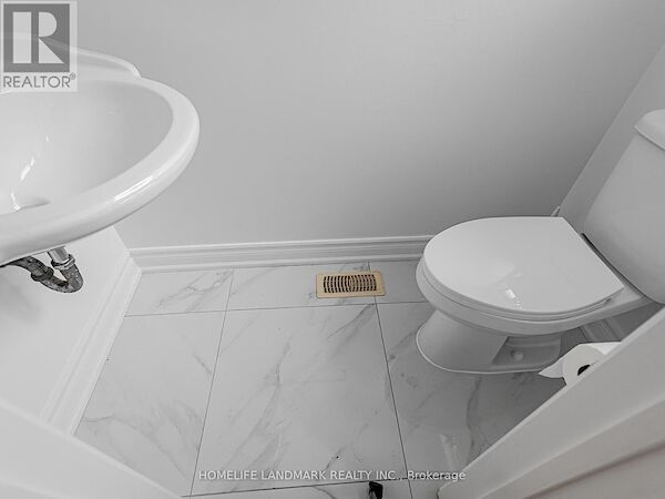 Toronto 4 bedrooms House for rent. Property photo: 648863-3