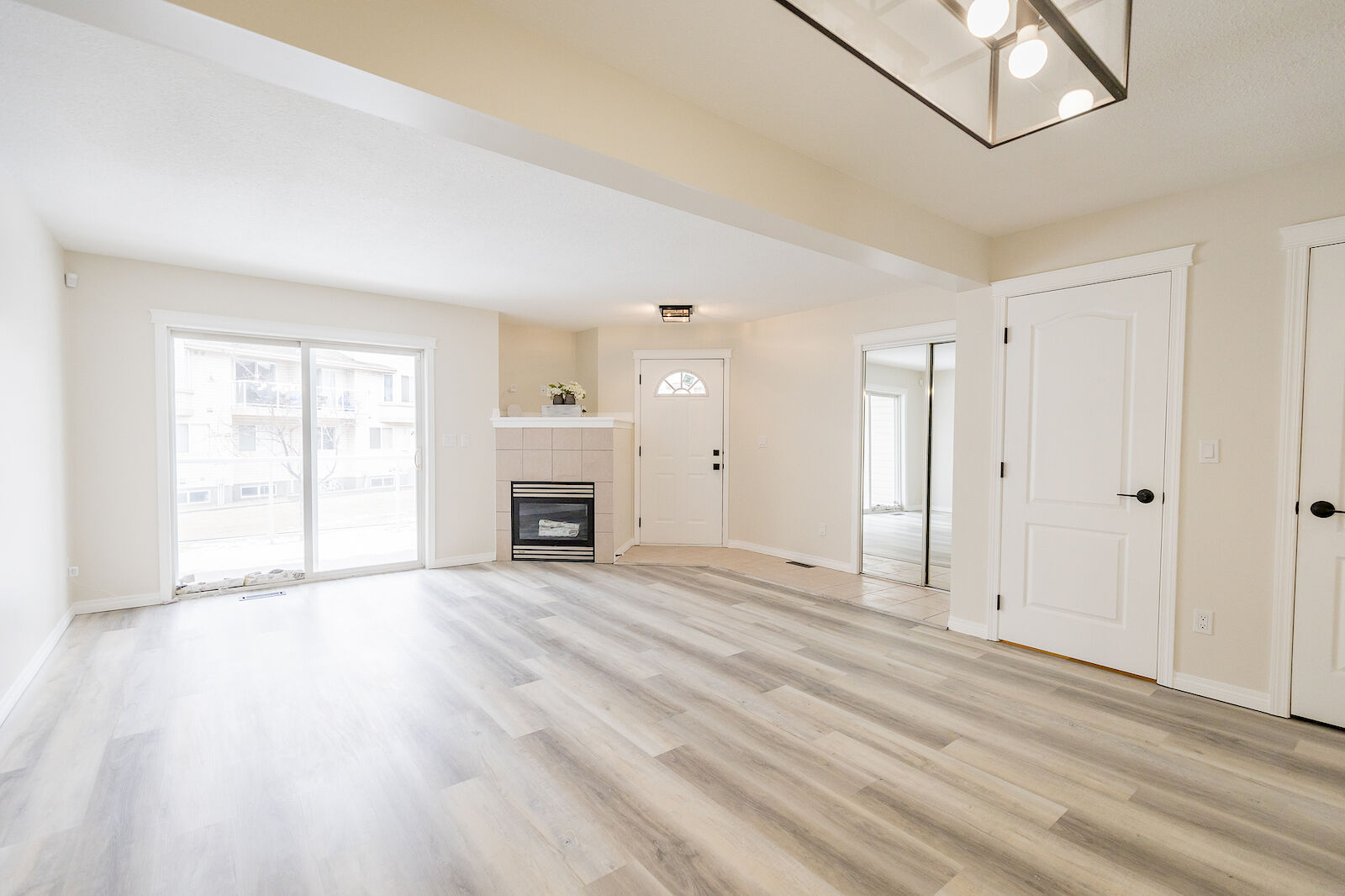 Edmonton 4 bedrooms Townhouse for rent. Property photo: 648883-1