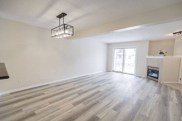 Edmonton 4 bedrooms Townhouse for rent. Property photo: 648883-2