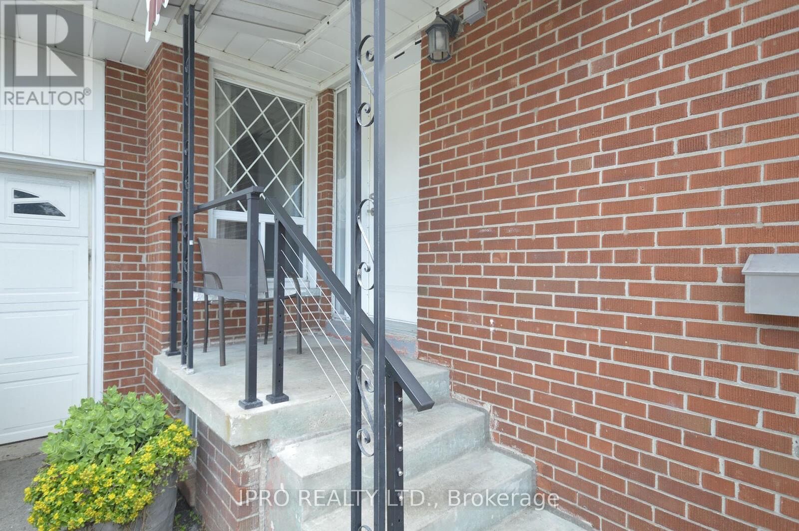 Toronto 3 bedrooms House for rent. Property photo: 648903-1