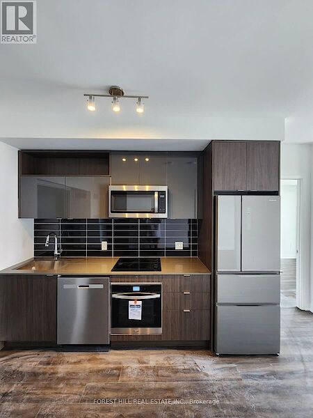 Toronto 3 bedrooms Apartment for rent. Property photo: 648906-2